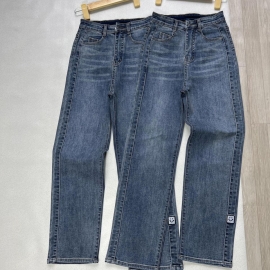 Có phải bạn đang cần tìm xưởng sản xuất quần jeans nữ uy tín và giá tốt tại Tphcm?