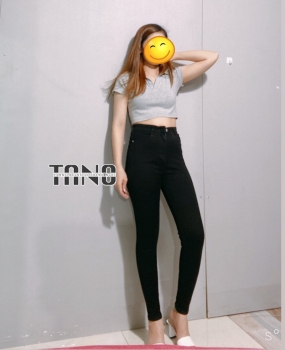 Quần jeans giãn ống ôm màu đen