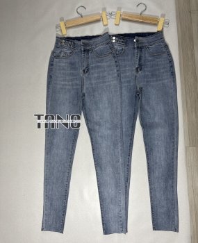 Quần jeans giãn ống ôm màu xanh nhạt,lưng to,cắt lai