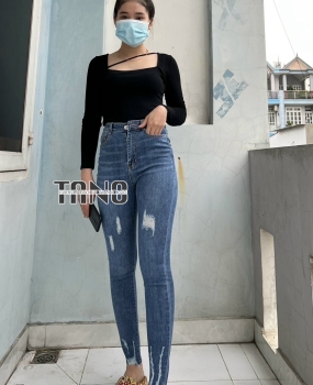 Quần jeans giãn ống ôm màu xanh cào xước lai cắt