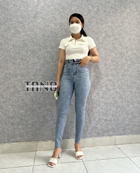 Quần jeans giãn ống ôm màu xanh nhạt,lưng 2 nút,mạc da,cắt lai
