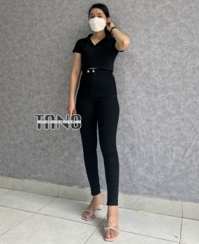 Quần jeans giãn ống ôm màu đen lai cuốn,2 nút bóp.