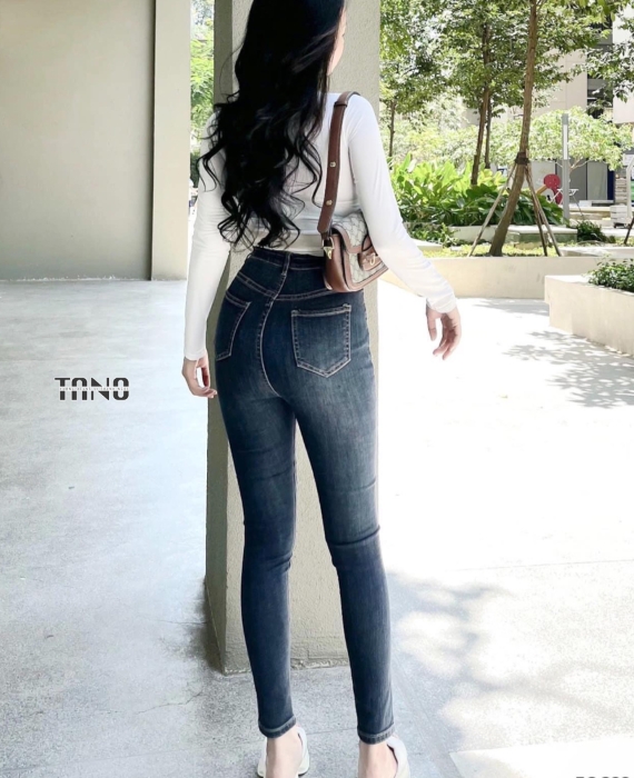 Quần jeans dài giãn ống ôm lai cuốn túi đóng