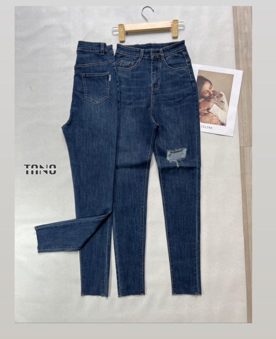 Quần jeans dài giãn ống ôm xanh đậm dơ(xanh bụi) rách 1 bên đùi lai cắt.
