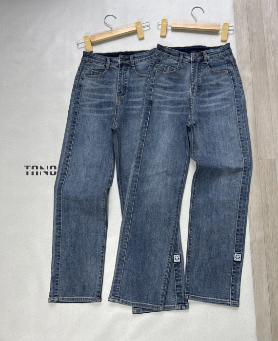 Quần jeans giãn ống đứng lai cuốn,nẹp sườn thêu logo