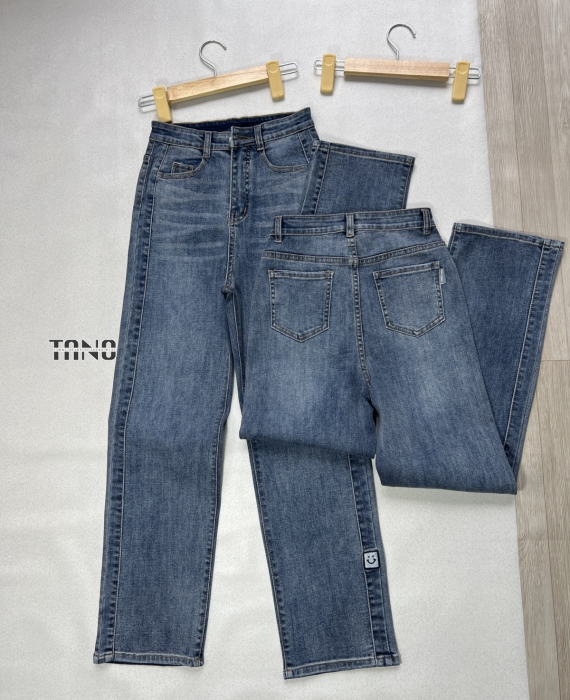 Quần jeans giãn ống đứng lai cuốn,nẹp sườn thêu logo