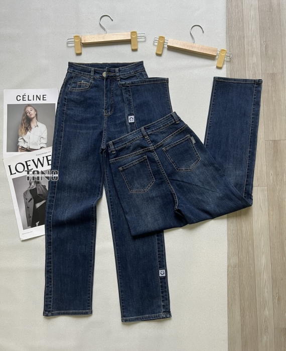 Quần jeans giãn ống đứng nẹp sườn thêu logo màu đậm dơ(xanh bụi)