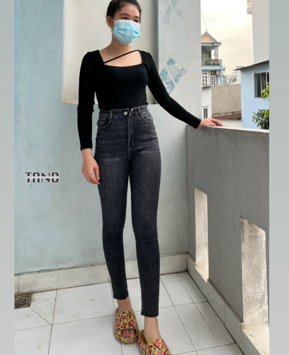 Quần jeans giãn ống ôm màu xám cắt lai