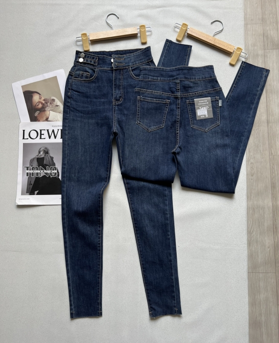 Quần jeans giãn ống ôm màu xanh đậm dơ(xanh bụi),lưng 2 nút lai cắt