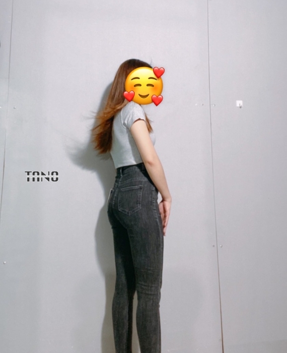 Quần jeans giãn ống ôm túi đóng màu xám lai cuốn