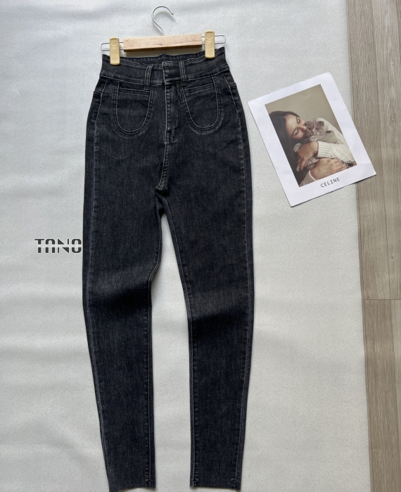 Quần jeans ống ôm màu xám túi tròn ,lai cắt