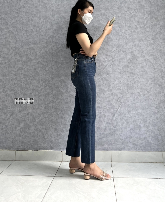Quần jeans giãn ống đứng màu xanh đậm dơ(xanh bụi) lai cắt.
